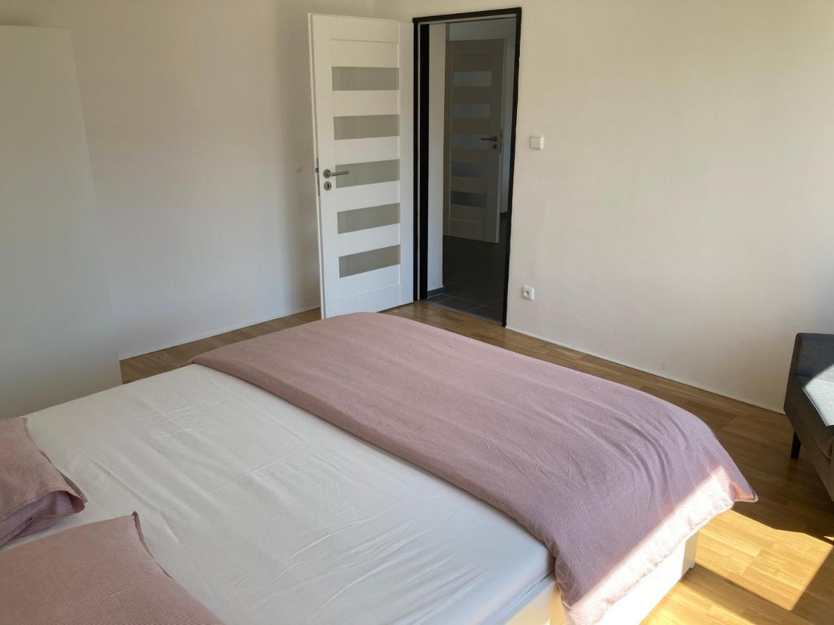 Apartman Maay Hlohovec Buitenkant foto