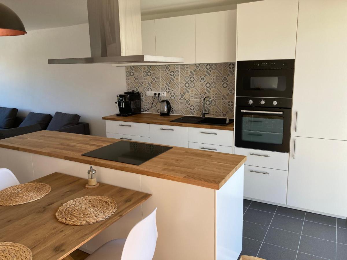 Apartman Maay Hlohovec Buitenkant foto