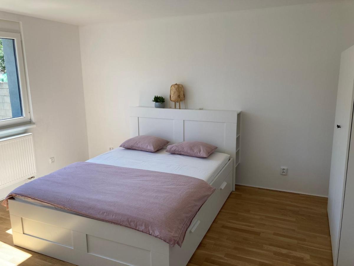 Apartman Maay Hlohovec Buitenkant foto