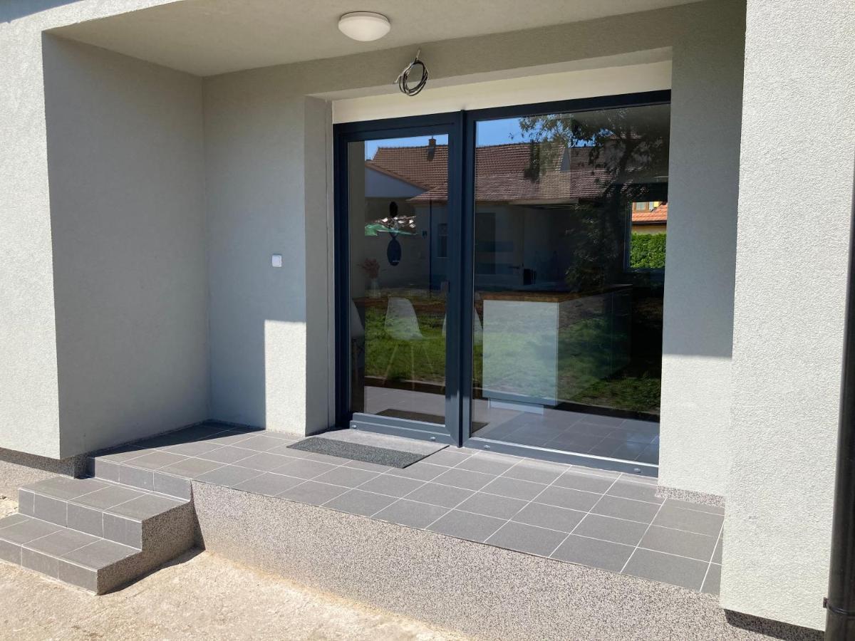 Apartman Maay Hlohovec Buitenkant foto